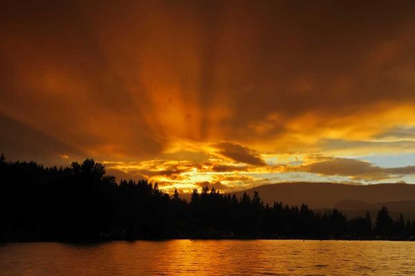 Canada, BC, Blind Bay God rays over Sushwap Lake